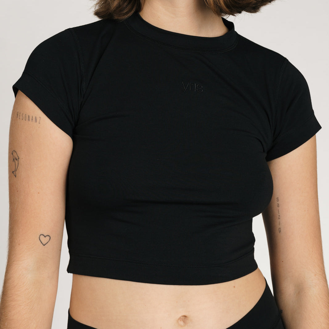 Laura Baby Tee Raven Black